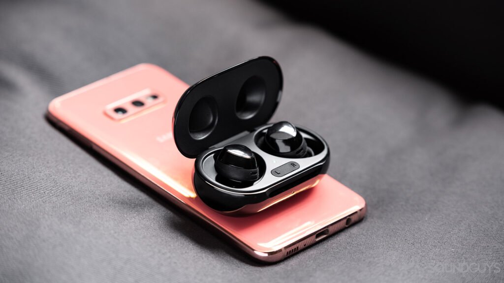Samsung-Galaxy-Buds-Plus-true-wireless-charging-case-PowerShare-S10e-2-1024x575 Do Raycons Work With IPhone