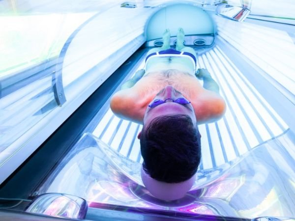 Can You Wear Wireless Headphones in a Tanning Bed?
