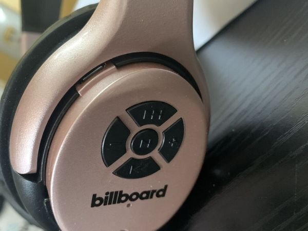 Untitled-design-2023-06-19T171129.300 How To Connect Billboard Wireless Headphones?