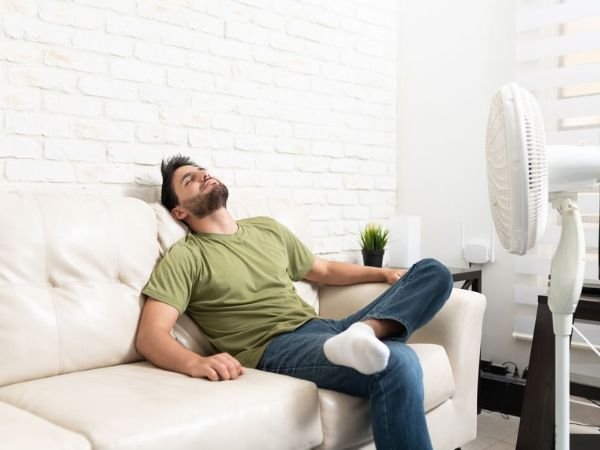 How To Position Fans To Cool A Room With AC